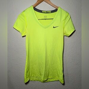 Women’s Nike Pro drifit shirt